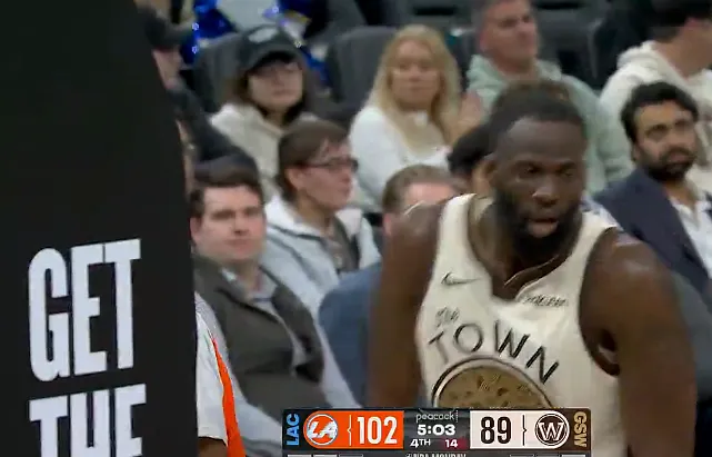 格林末节留在场上底角三分不中，目前三分5中1、正负值-14